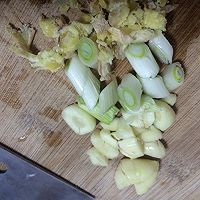 鲍鱼烧土豆的做法图解1