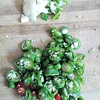 胡萝卜丝炒肉沫的做法图解1
