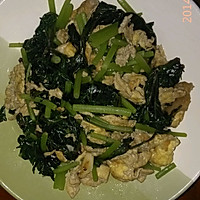 地瓜叶炒鸡蛋的做法图解1