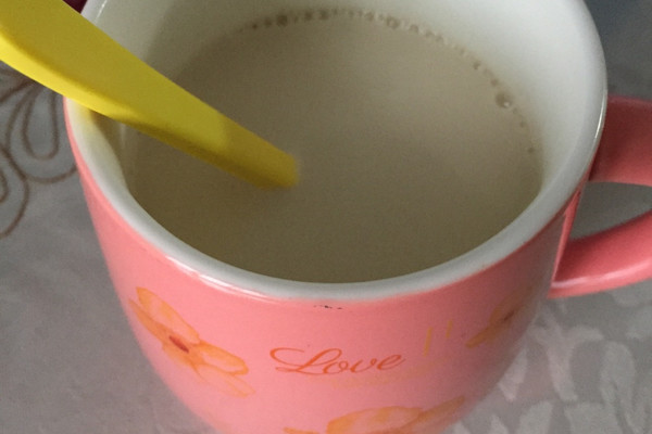 自制柠檬蜂蜜奶茶的做法_【图解】自制柠檬蜂