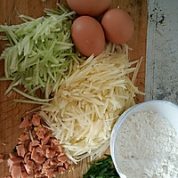 土豆鸡蛋煎饼的做法图解1