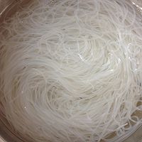 蒜蓉粉丝开边虾的做法图解1