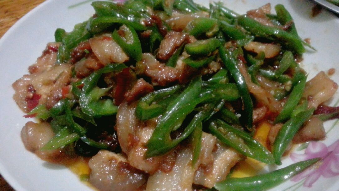 料酒一勺 鸡精生抽一点点 家常小炒肉的做法步骤 分类: 本菜谱