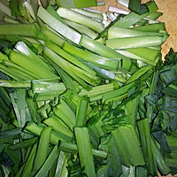 春韭炒豆腐皮的做法图解1