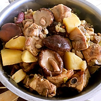 香菇土豆炖鸡腿的做法_【图解】香菇土豆炖鸡