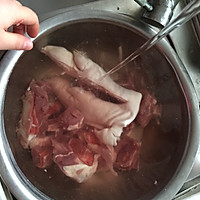 收汁猪蹄的做法图解1
