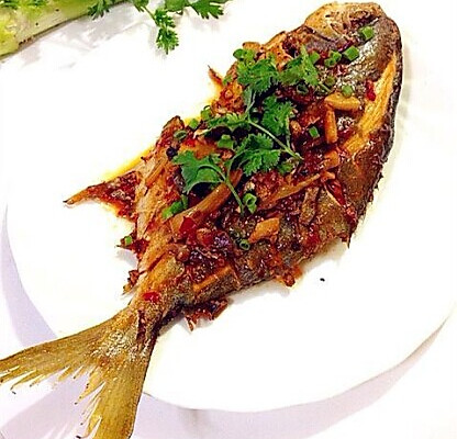 干烧金鲳鱼的做法_【图解】干烧金鲳鱼怎么做