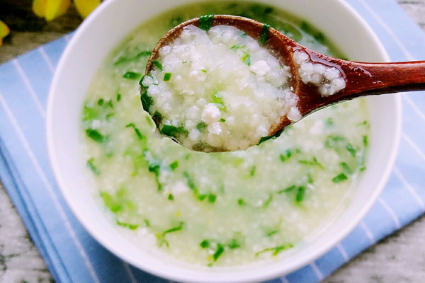 鸡肉青菜小米粥~宝宝早餐的做法_【图解】鸡