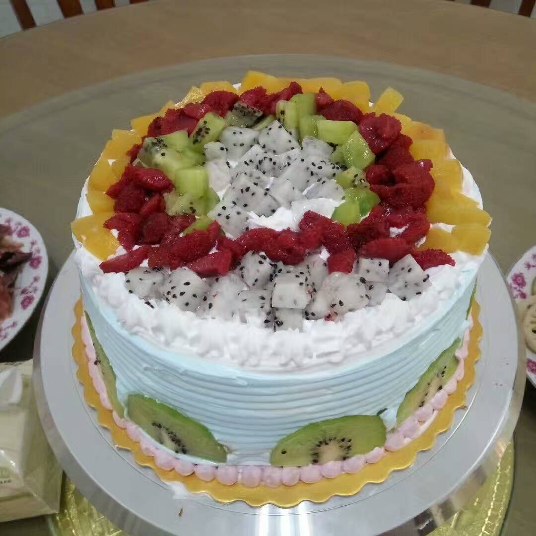家庭自制水果蛋糕图片,如何水果蛋糕,桂林大家庭蛋糕店_大山谷图库