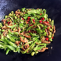 夏日必备下饭菜~青椒毛豆肉丝#黑人牙膏一招制胜#的做法图解4