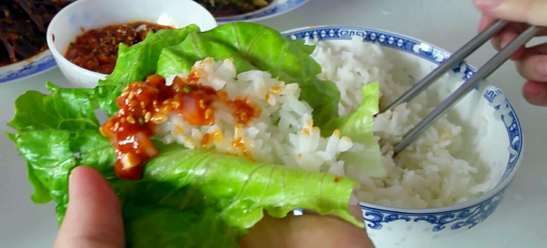 生菜酱包饭的做法