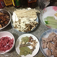 养生排骨牛肉杂菌汤的做法图解1