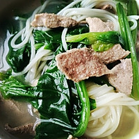 猪肝菠菜汤面的做法图解3