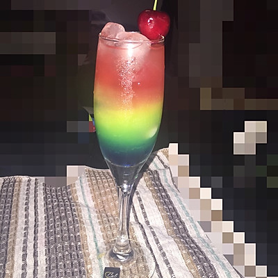 彩虹鸡尾酒 无酒精饮料 分层饮料
