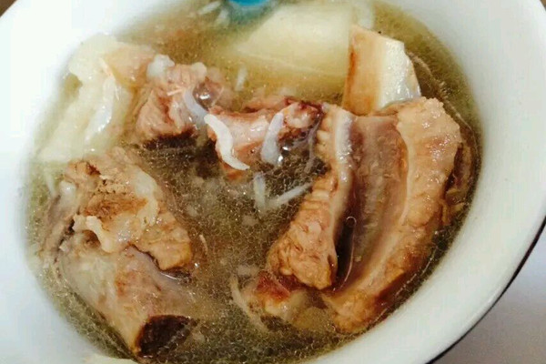 主料 排骨 无盐虾皮 食用盐 山药 宝宝菜谱山药排骨汤的做法步骤 小图片