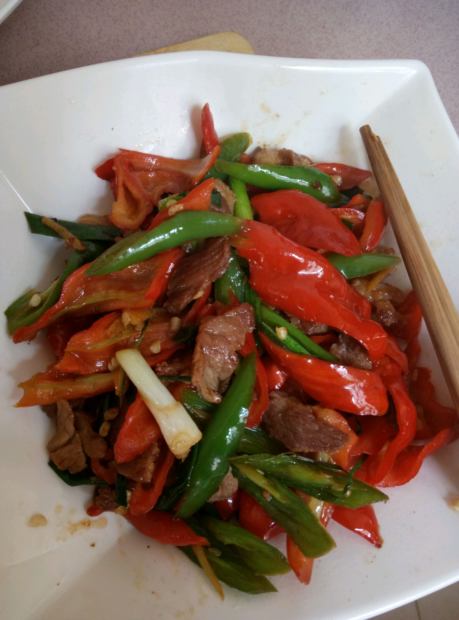 五花肉的简单家常做法辣椒炒肉 简单又美味_哔哩哔哩_bilibili