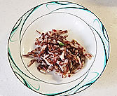 香肠青菜饭的做法图解1