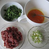 鸡蛋牛肉羹的做法图解1