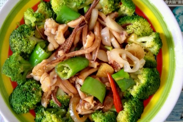 西兰花炒鱿鱼须的做法_【图解】西兰花炒鱿鱼