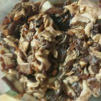 五花肉炒菜花的做法图解1