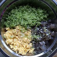 黄瓜虾仁鸡蛋馅儿饺子的做法图解1