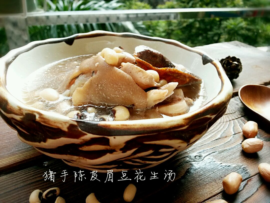 陈皮眉豆花生猪手汤的做法图解8