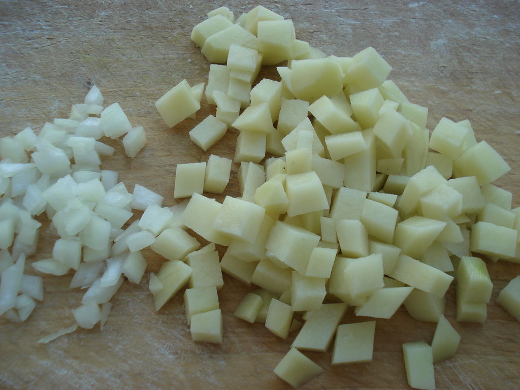 大厨教你糖醋土豆丁的家常做法，步骤详细，酸甜酥脆太好吃了 - 哔哩哔哩