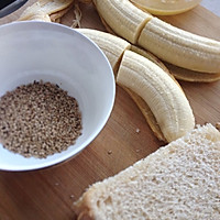 简单易学早餐——吐司香蕉卷的做法图解1