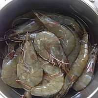 黄油大虾的做法图解1