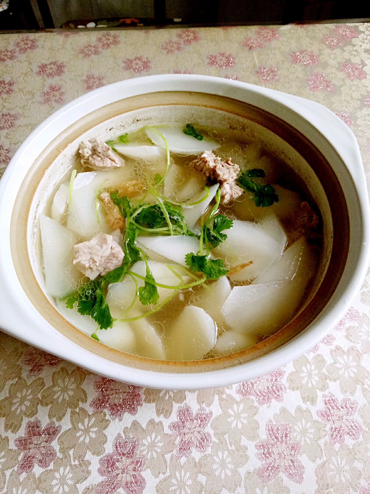 砂锅萝卜排骨汤