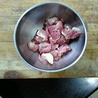 菜花炒肉的做法图解2