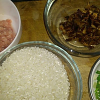 香菇瘦肉粥的做法图解1