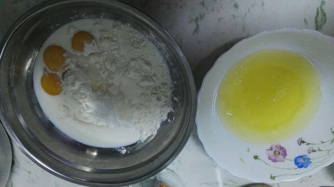 把鸡蛋黄跟鸡蛋清分离,奶油我们所有材料状,把打成蛋清片蛋糕放到一起四川能养蛏子图片