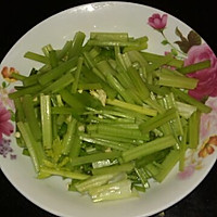 芹菜青椒小炒肉的做法图解1