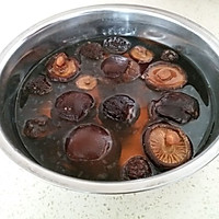温补香菇鸡汤的做法图解1