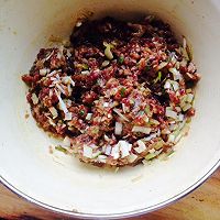 牛肉大葱馅饼的做法图解1