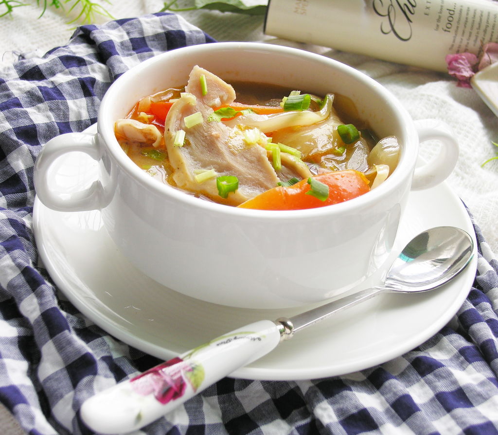丝瓜做汤，只需这样做，鲜嫩丝滑，好喝到出乎意料，简单的一碗汤