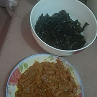 电饭煲之木耳竹笋炒肉的做法图解1
