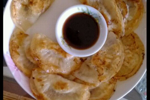 煎饺子的做法_【图解】煎饺子怎么做如何做好