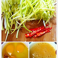蒜黄炒鸡蛋的做法图解1