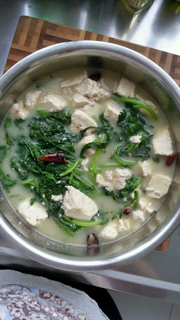 臭豆腐茼蒿汤