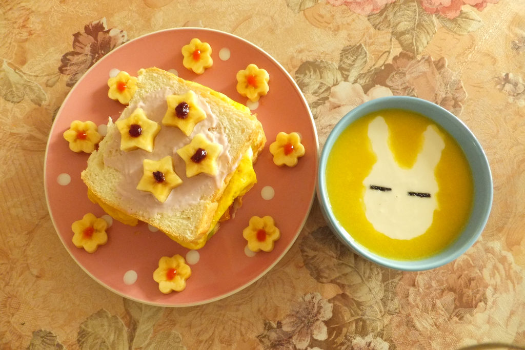 猫咪花朵儿童早餐
