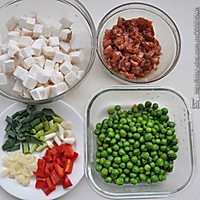 杏鲍菇烩牛肉粒的做法图解1