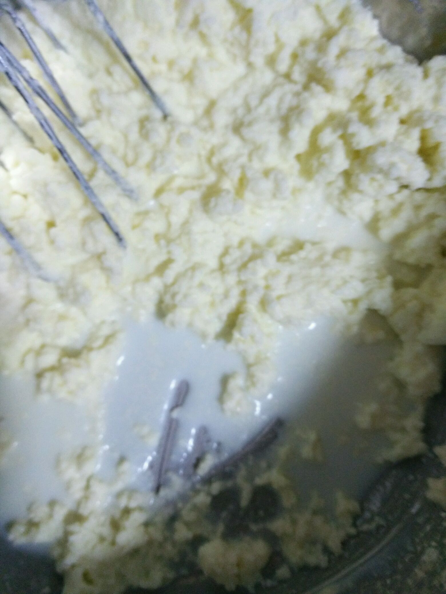 奶油奶酪做法真简单，临期冻坏的奶油，再不用扔了，省钱又不浪费