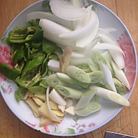 辣爆虾尾的做法...<a href=