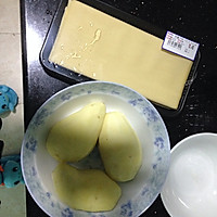 土豆炖豆皮的做法图解1