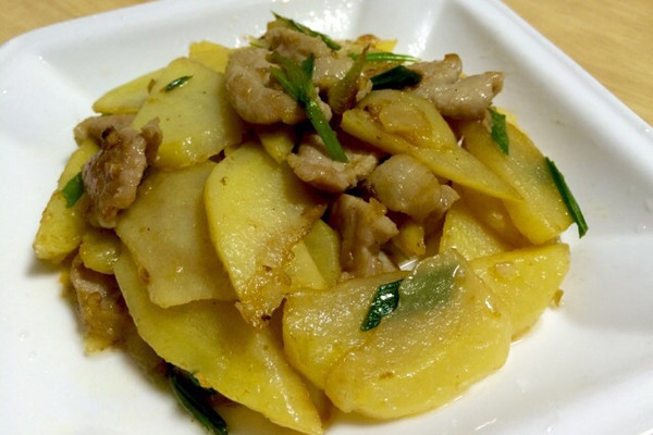 家常土豆炒瘦肉的做法_【图解】家常土豆炒瘦