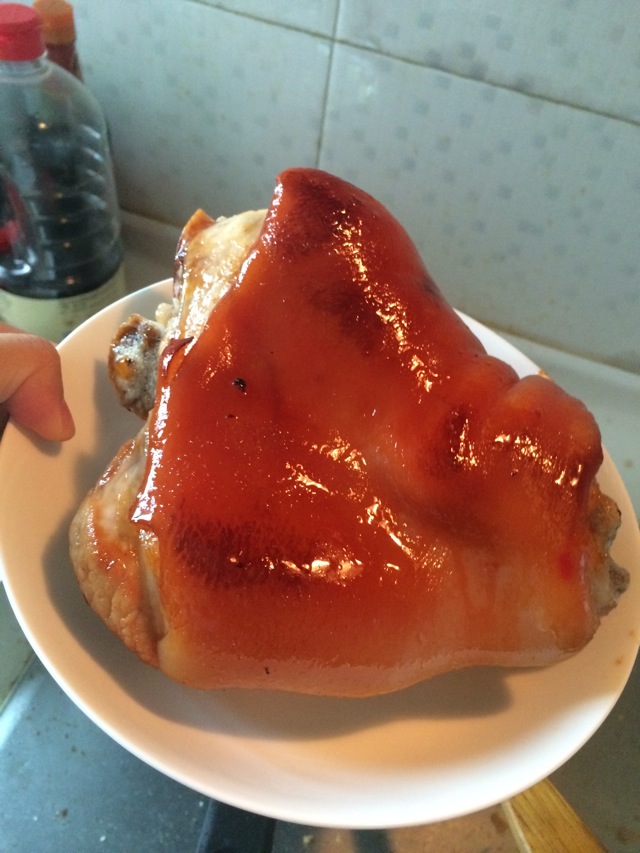 冰糖肘子-爱吃肉肉不油腻
