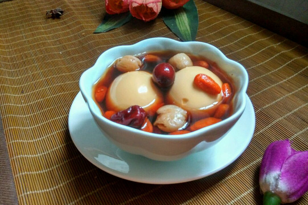 #比暖男更暖的是#红枣圆肉鸡蛋汤的做法_【图