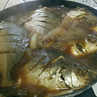 侉炖金鲳鱼的做法_【图解】侉炖金鲳鱼怎么做